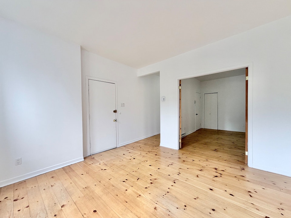 4 et demi - Plateau Mont-Royal - Électros + AC inclus - Dispo! 5