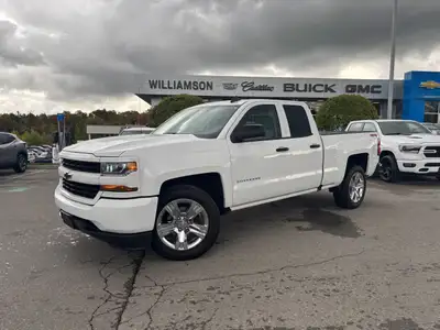 2018 White Chevrolet Silverado 1500 Custom 4WD | Cloth Interior | Double Cab |6-Speed Automatic Elec...