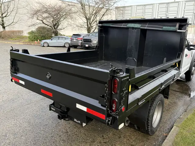 2017 Ford F-450 Super Duty XL 4x4 Crew Cab 9 Foot Dump Truck in Heavy Trucks in Regina - Image 15