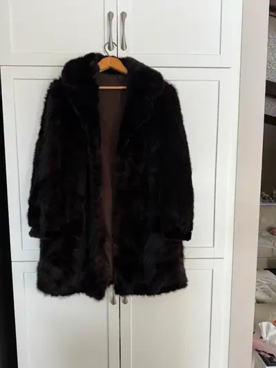Ladies Mink Coat Size Large, View more