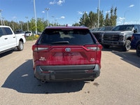 Low Mileage, Sunroof, Heated Steering Wheel, Power Liftgate, Heated Seats, Aluminum Wheels! This 202... (image 3)