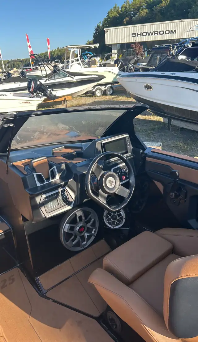 2023 Axis A225 in Powerboats & Motorboats in Muskoka - Image 4