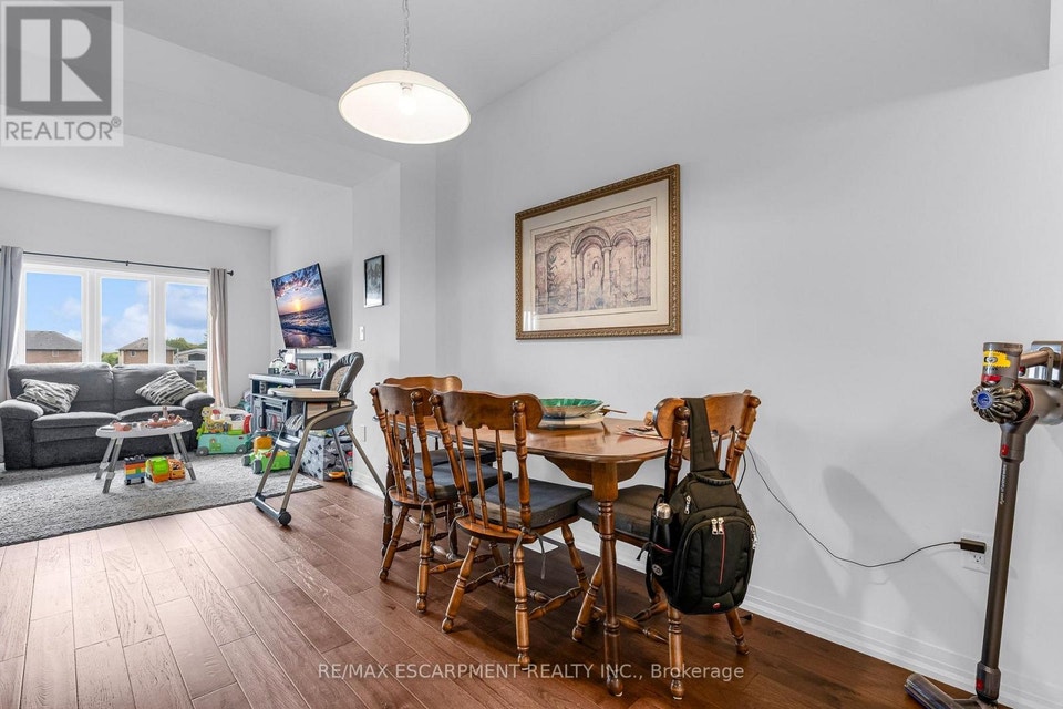 4879 CONNOR DRIVE Lincoln (Beamsville), Ontario 4