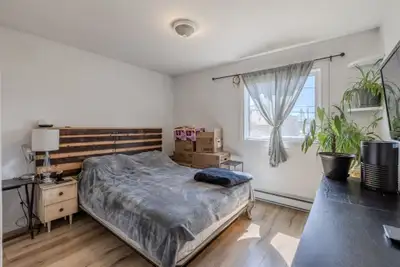 Appartement 5 et demi avec bureau dans un immeuble situé dans un quartier résidentiel au cœur de Lor...