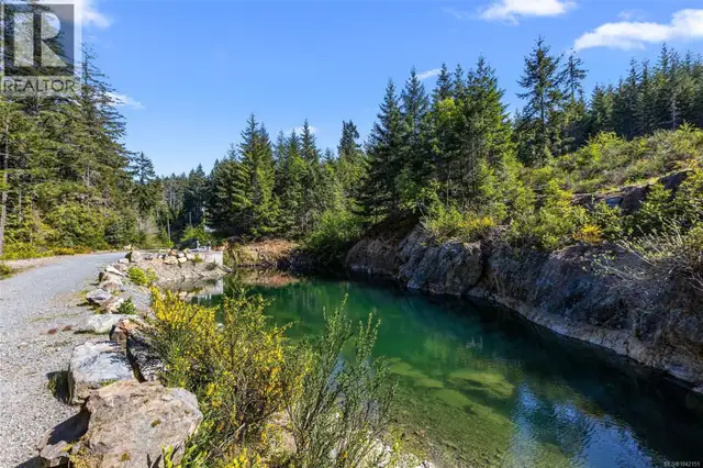 Lot 1 Trail Way Malahat, British Columbia in Land for Sale in Victoria - Image 2