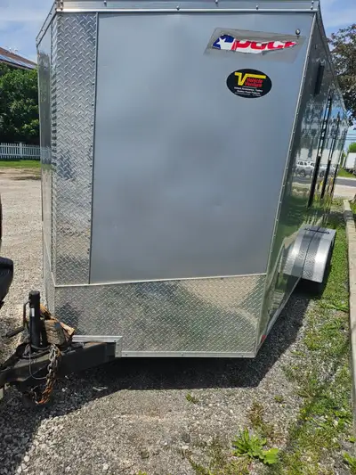 2016 16 FOOT TRAILER $16500 OR BEST OFFER PHONE 519-566-0571 FRIDGE AND POTABLE TOILET COME WITH IT