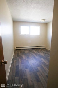 Amenities: Air Conditioning • Balconies • Heat & Water Included Suite & Building: Spacious two-bedro... (image 5)