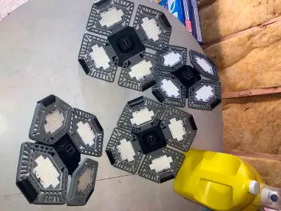 4 bell and howell LED ceiling lights. 3 light settings on each. Asking $7.50 ec. Keith 403- 340-9457...