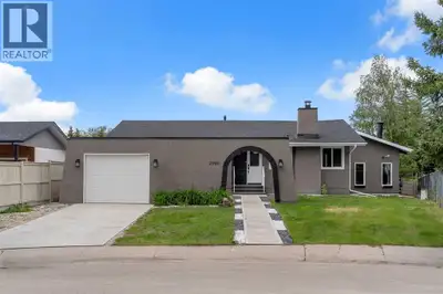 5 BEDROOMS & 3.5 BATHS | INDOOR SWIMMING POOL | BACKS ON TO GREEN SPACE | FULLY RENOVATED | SOUGHT A...