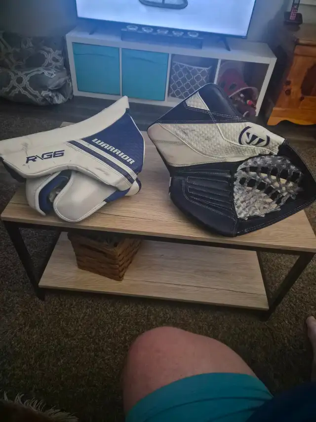 Goalie Gear in Hockey in Sudbury - Image 6