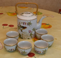 Vintage Porcelan Set Teapot Japan 6 caps