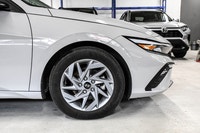 Moderne, Économique et Bien Équipée Découvrez le style et l’innovation avec cette Hyundai Elantra Pr... (image 4)