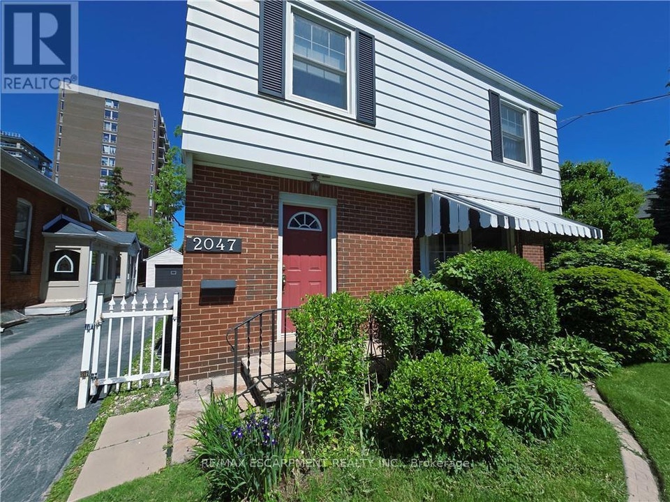 2047 JAMES STREET Burlington (Brant), Ontario 2