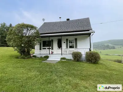 Idéale comme maison de campagne ou chalet 4 saisons. Dotée d'un petit cachet ancestral, elle est sit...