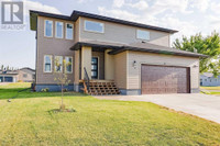 50 Stonegate Village E Raymond, Alberta