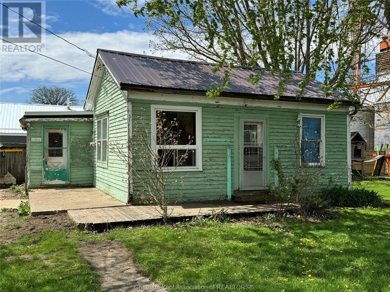 1 VICTORIA STREET Thamesville, Ontario Houses for Sale ChathamKent
