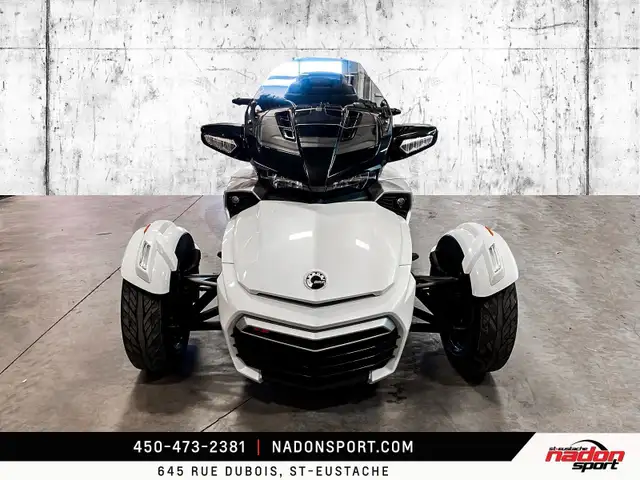 2018 CAN-AM SPYDER F3-T in Sport Touring in Laval / North Shore - Image 5
