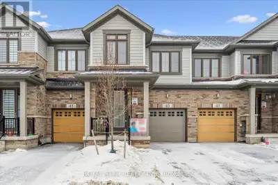Stunning Freehold 2-Storey Townhouse In Desirable Cambridge! This Move-In-Ready Home Features 9-Foot...