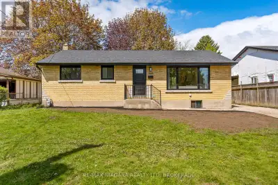Beautifully renovated brick bungalow in prime Stamford Centre location in Niagara Falls! Situated in...