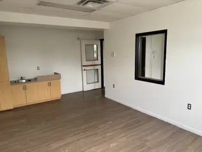 2303 Sir Wilfrid Laurier, Jonquière, G7X5Z2 Superficie de 2930 pi.ca. Disponible dès maintenant Port...