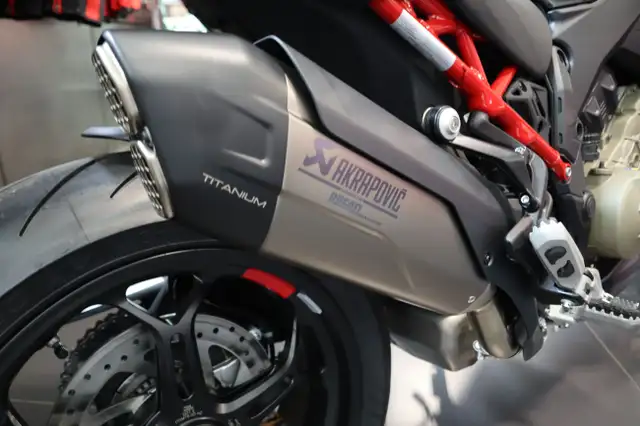 2025 Ducati Multistrada V4 Pikes Peak in Street, Cruisers & Choppers in Edmonton - Image 10