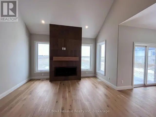 73590 IRENE CRESCENT Bluewater (Hay), Ontario in Houses for Sale in Grand Bend - Image 18