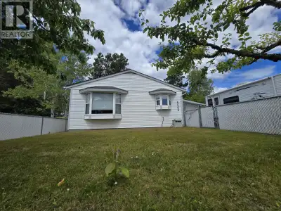 Move-in ready home, close to the hospital, on a quiet south-side street! This cute as a button home...