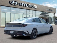 Step into sophistication with the 2025 Hyundai Sonata Preferred-Trend, featuring a luxurious panoram... (image 4)