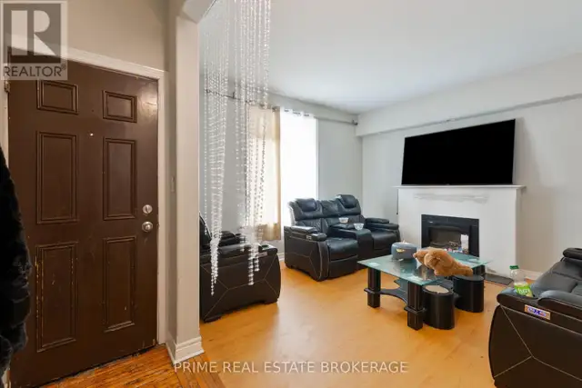 142 JOHN STREET London East (East F), Ontario in Houses for Sale in London - Image 4