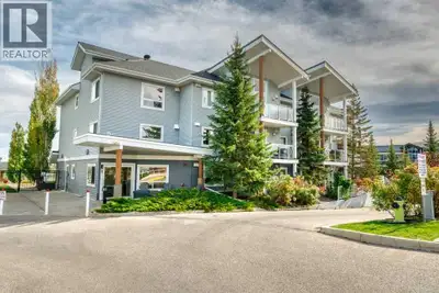 Here is your chance to live on the lake at The Bay Club! This spacious and beautifully maintained 2...