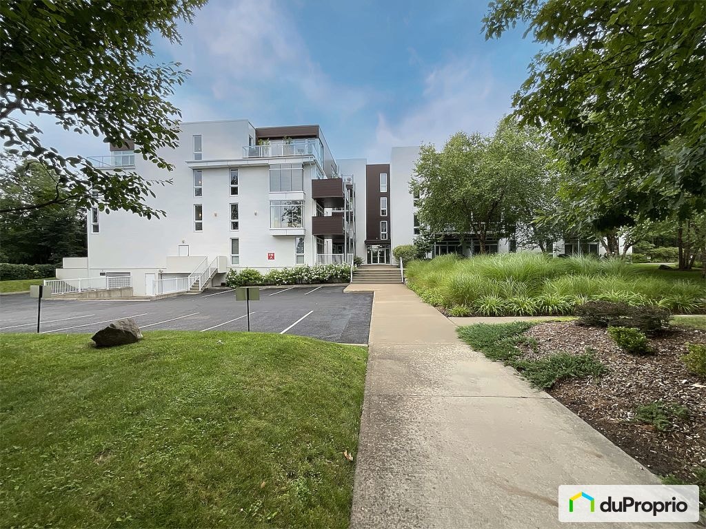 $436,100 - Condominium for sale in Longueuil (Vieux-Longueuil) — photo 1