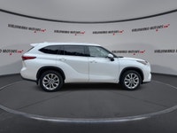 // ACCIDENT FREE!! // This 2023 Toyota Highlander Hybrid Hybrid Limited AWD is a smart choice for fa... (image 8)