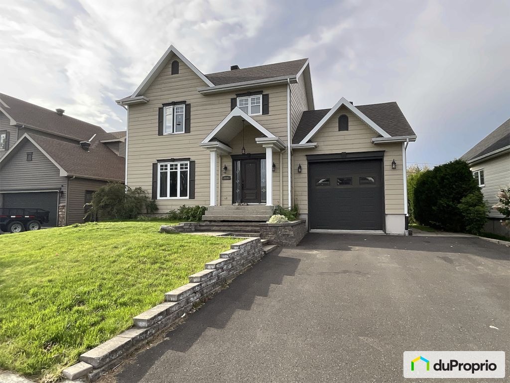 $630,000 - 2 Storey for sale in St-Jean-Chrysostome — photo 1