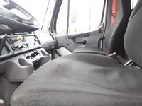 Ryder Stock ID: 866994 Transmission Type/Speed: AUTO 10 Engine: DIESEL DD13'17 370/1650 Horse Power:... (image 8)