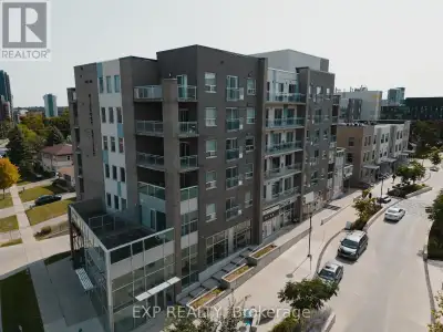 Welcome to an exceptional offering at 62 Balsam Street, Unit H505, a residence that seamlessly blend...