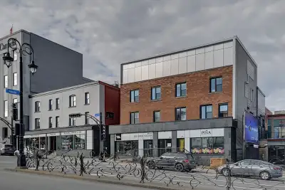 Appartement 4 ½ + Den à louer – Lumineux, spacieux et idéalement situé. Vous recherchez un logement...