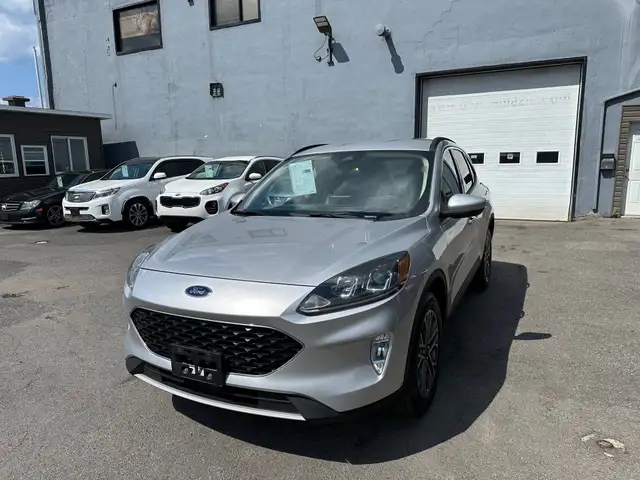 2020 Ford Escape SEL AWD, Fully Equipped Leather Interior, Impeccable Condition