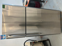 1190-Réfrigérateur Frigidaire Stainless top freezer refrigerator