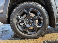 This Jeep Compass boasts a Intercooled Turbo Regular Unleaded I-4 2.0 L/122 engine powering this Aut... (image 9)