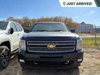 Leather Seats, Climate Control, Steering Wheel Audio Controls, Bose Speaker System, Rear Vision Came... (image 2)