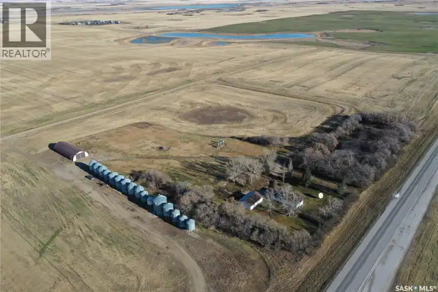 Clavet Acreage Blucher Rm No. 343, Saskatchewan in Houses for Sale in Saskatoon - Image 2