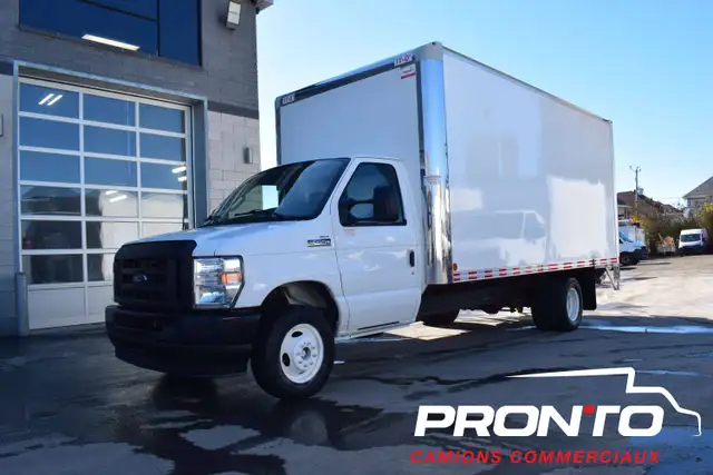 2024 Ford E-Series 16 Feet ** Hydraulic Tailgate ** Rearview Camera