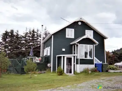 Le prix de vente est fixé par un évaluateur agréé. Route 204 Impeccable! Aucun voisin à l'arrière! À...