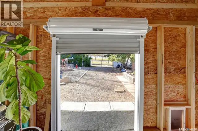 704 Leeville DRIVE Assiniboia, Saskatchewan in Houses for Sale in Moose Jaw - Image 34