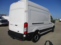 3.7 liter ,T350, auto ,air ,cruise, tilt ,pw ,pl, Bluetooth radio.BF Goodwrench tires,rear ac/heat w... (image 4)