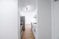 Amenities: Fitness Centre • Library • Quiet Building • Social Room Suite & Building: Bachelor, one-b... (image 4)