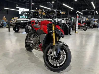 BLOWOUT PRICING Price, plus freight, PDI, fees and taxes. 2025 Ducati Streetfighter V4 S Ducati RedP...