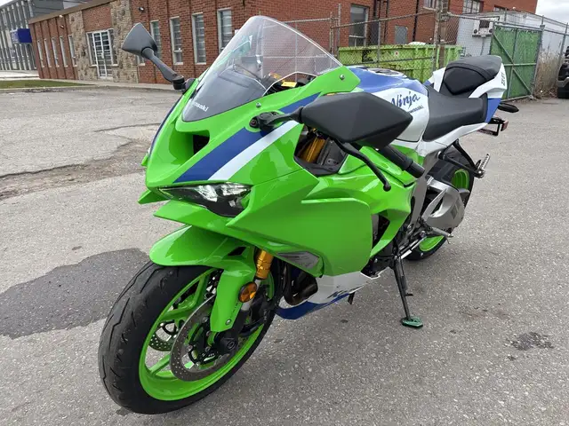 2024 Kawasaki Ninja ZX-6R ~ NINJA ZX-6R ~ 40TH ANNIVERSARY ~ LOW in Sport Bikes in City of Toronto - Image 4