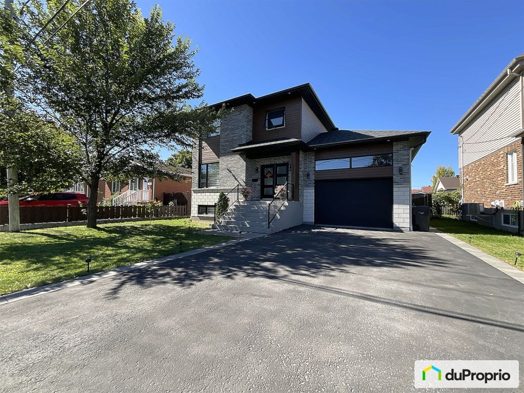 $1,095,000 - 2 Storey for sale in Longueuil (St-Hubert) — photo 1