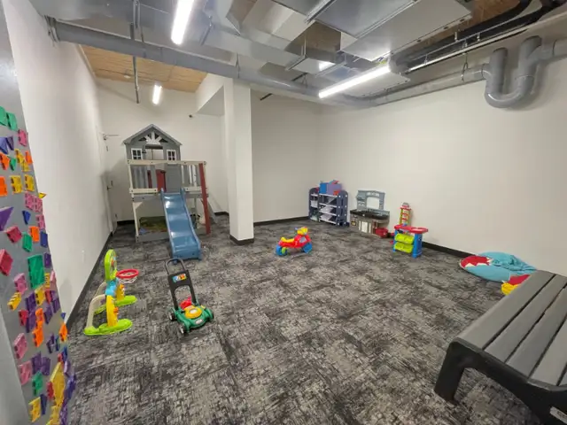 * 1 BEDROOM /  1 BATHROOM / LOFT SUITE /1 YEAR LEASE* in Long Term Rentals in Winnipeg - Image 17